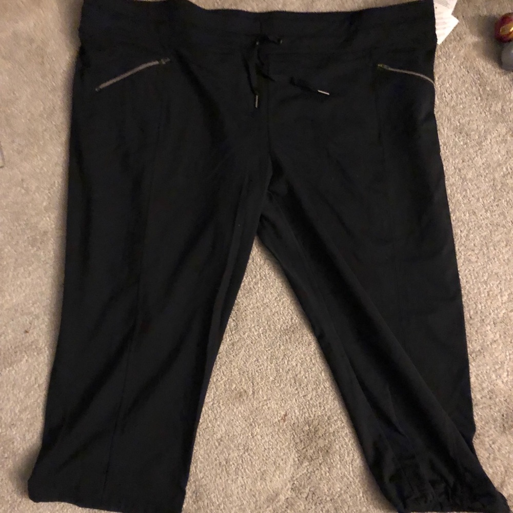 Athleta black metro slouch capris 2x